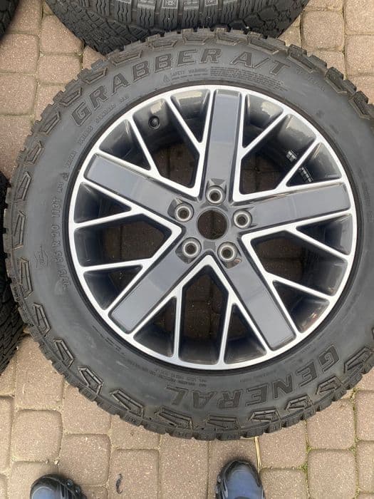 Koła 20/8 cali Jeep Wrangler Mopar