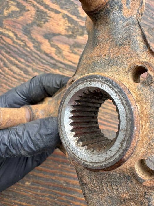 krzyzak lewy tyl piasta kola tyln BRP can am can-am outlander renegade