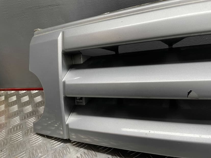 Grill Atrapa Land Rover Discovery III