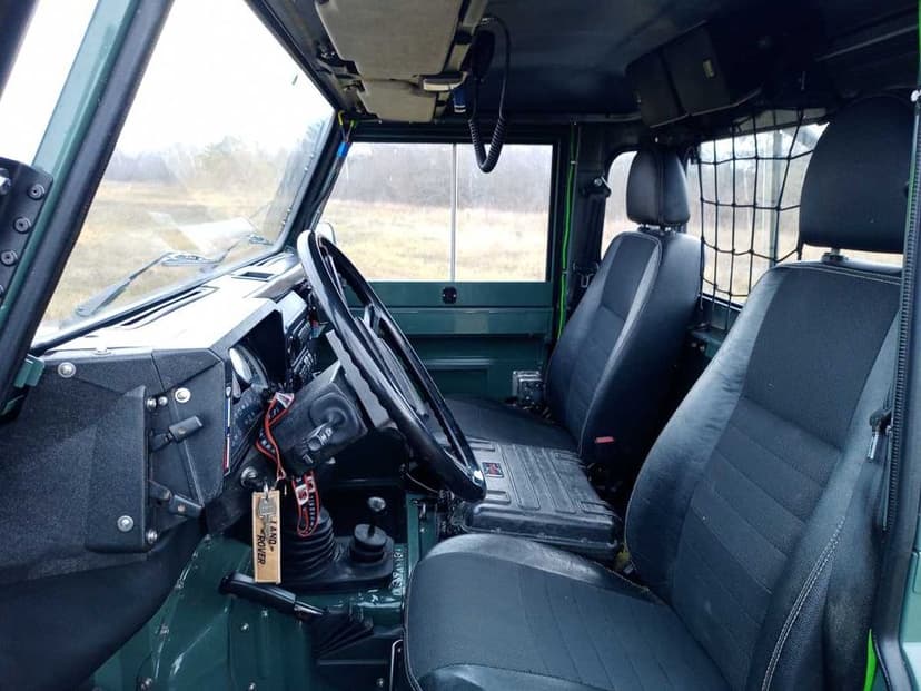 Land Rover Defender 90
