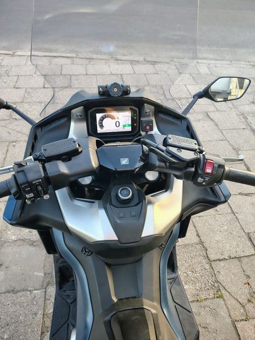 Honda  Forza  750  2021