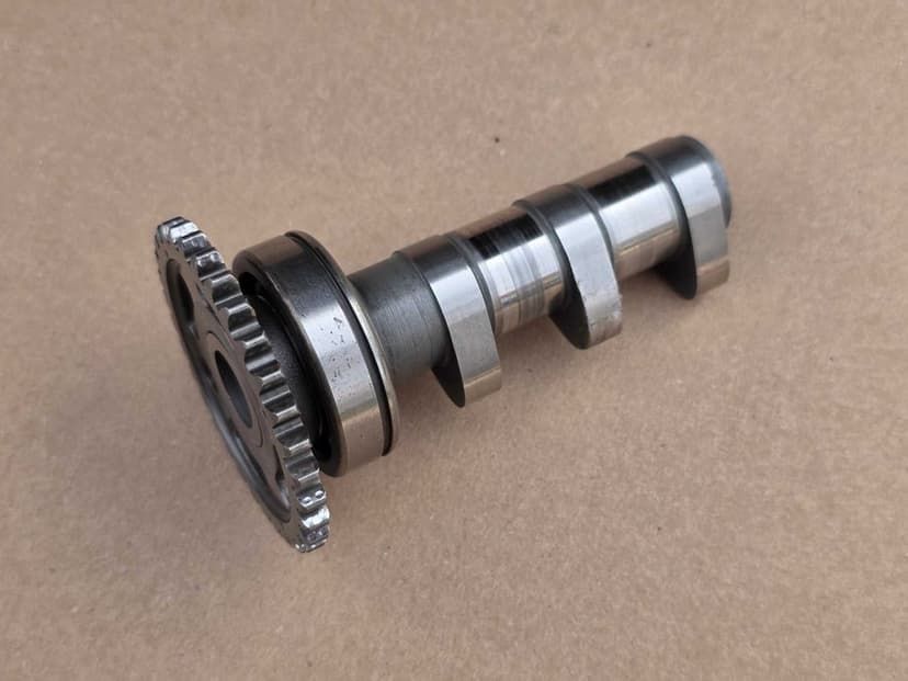 Ssący wałek rozrządu Yamaha YZF WRF 400 / 426 r. 98-02 OEM