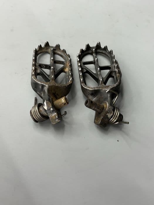 Podnóżki Nóżki Stopki SUZUKI Rm RMZ 125 / 250 / 450