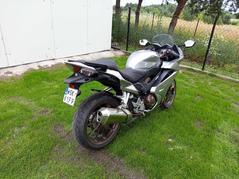 HONDA VFR 800F sprzedam lub zamienię na Auto bądz Quada!!!