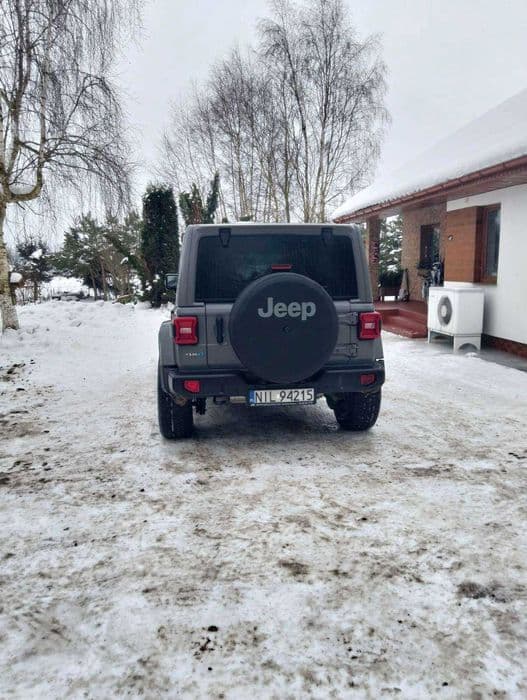 Jeep wrangler sahara stan salonowy