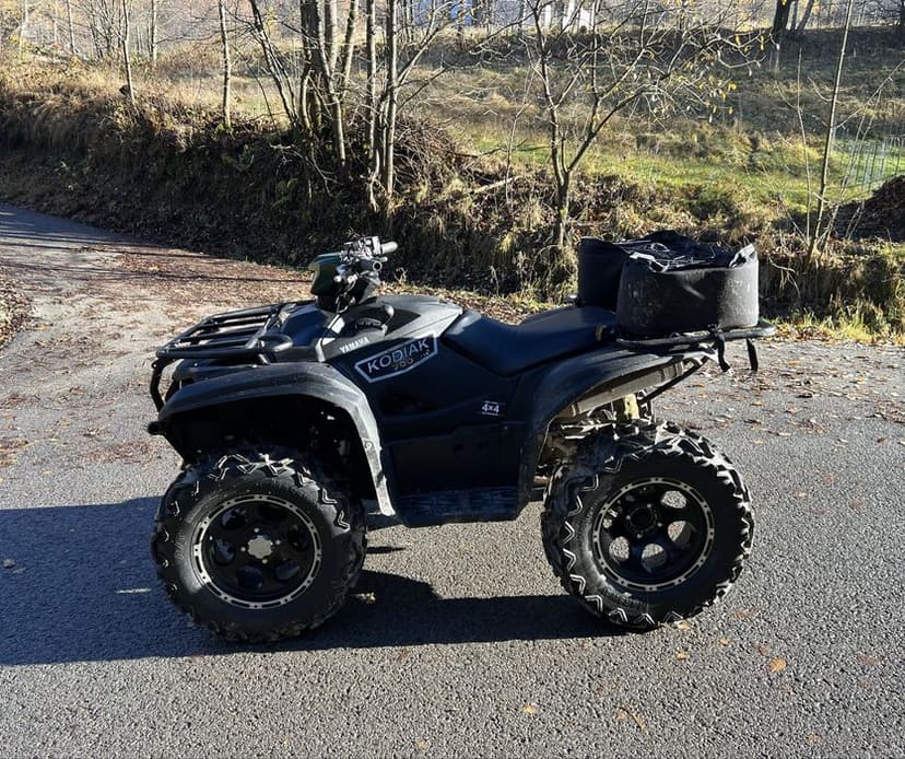 Quad yamaha kodiak/grizzly 700 z pługiem.