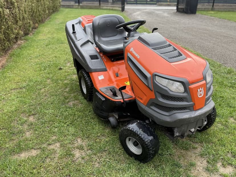 Kosiarka traktorek Husqvarna TC239T