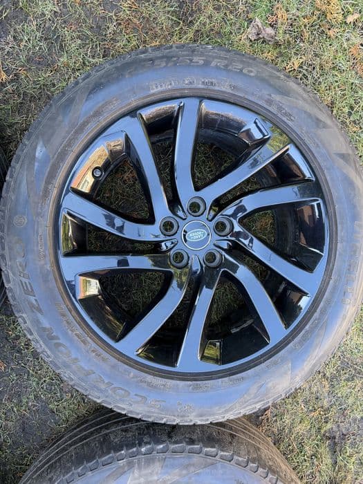 Kola Felgi Alu Land Range Rover Discovery 255/55/20 Pirelli 2022r.