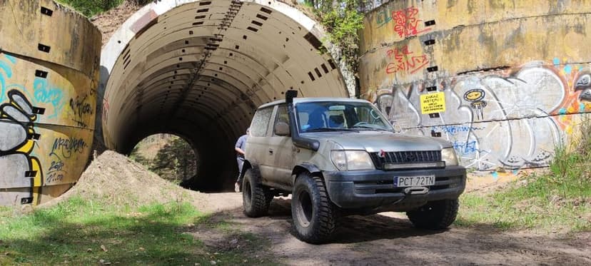 Toyota land cruiser j90 offroad