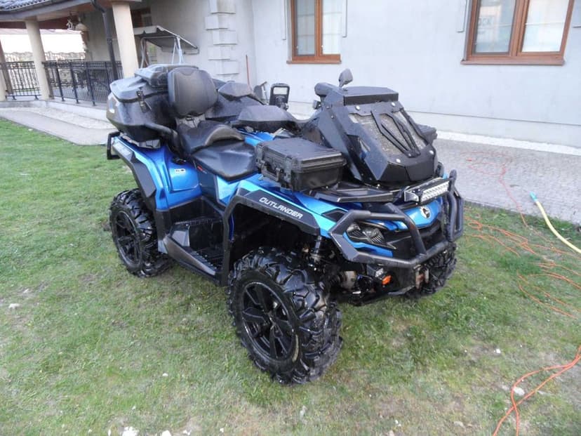 CAN- AM Outlander