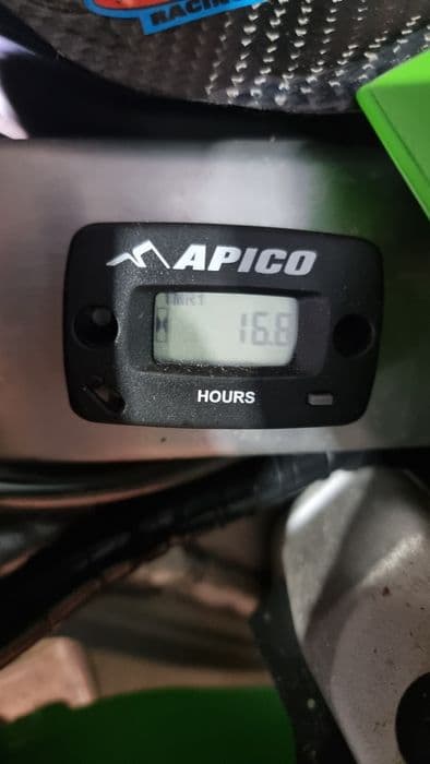 Kawasaki KXF 250 z 2022 roku. 17mtg