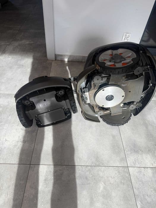 Kosiarka Automower Husqvarna 435 AWD używana