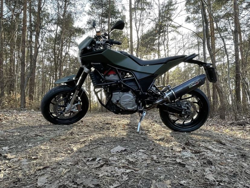 Husqvarna Nuda 900R(supermoto)