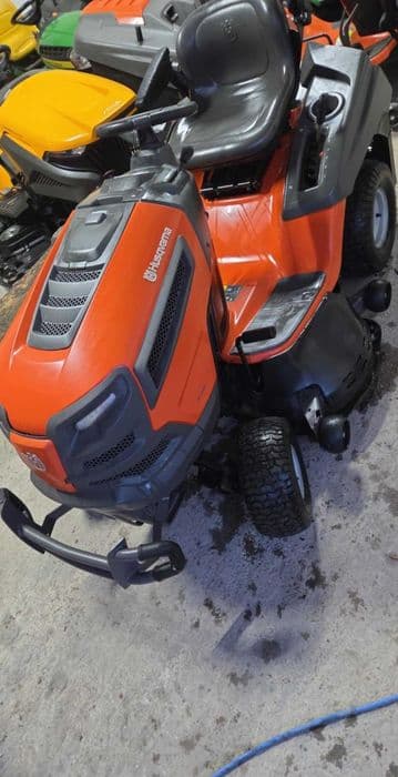 Traktorek kosisrka Husqvarna TC342