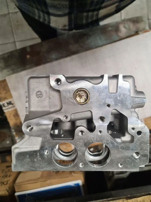 Nissan Navara (D40)2,5dci (YD25-5x0-190km) - Głowica silnika-nowa-goła