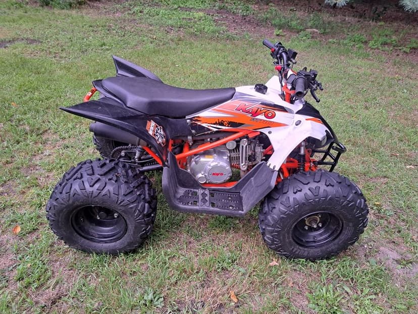 Quad Kayo at110 z gąsienicami na śnieg