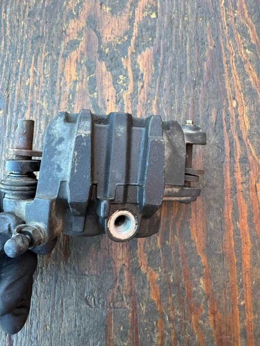 tokico prawy zacisk przod przedni hamulca kawasaki KFX 700 r 04-11