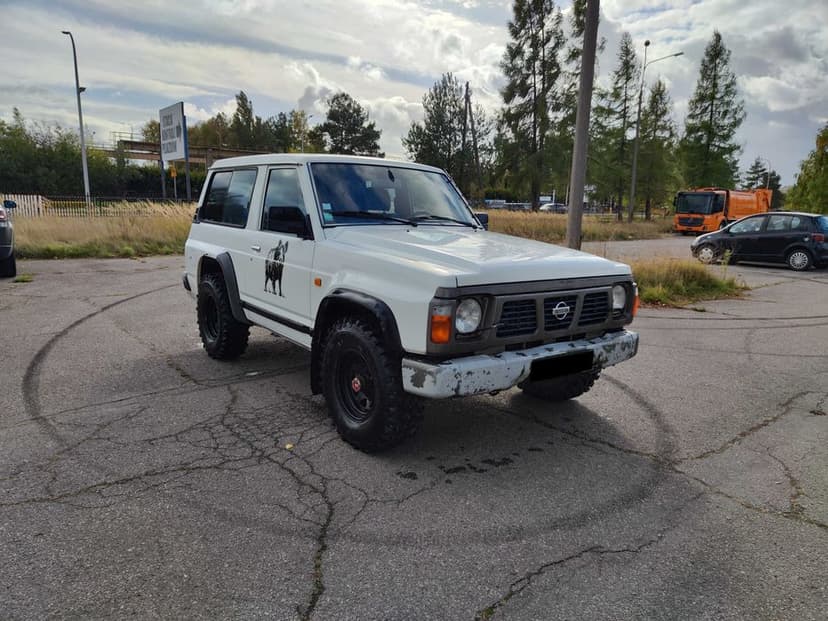 Nissan Patrol Y60 GR 2.8 TD 116KM _ Francja