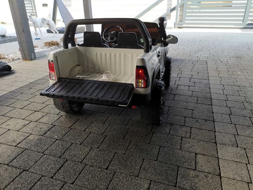 Toyota Hilux 4x4  Auto na akumulator