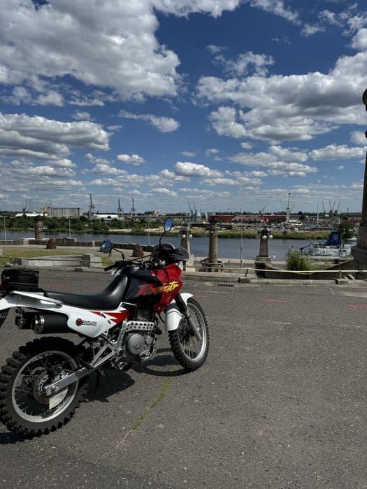 Honda nx 650 dominator