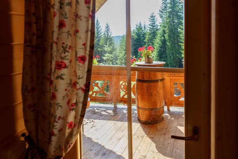 Domek w górach leśna bacówka, gorąca balia, ruska bania, domek w lesie