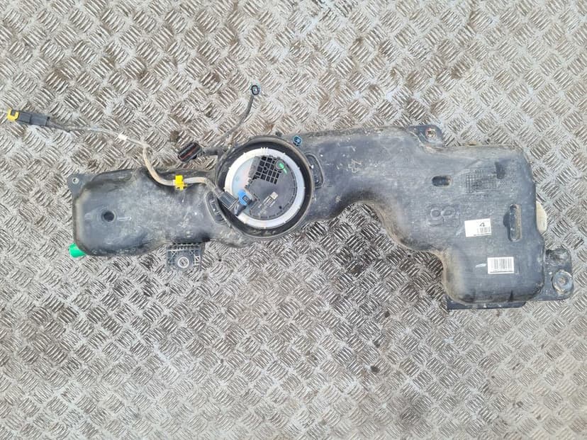 Toyota Hilux VIII 21r zbiornik pompa AdBlue