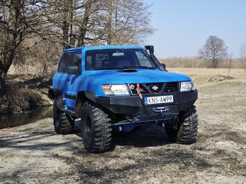 Nissan Patrol Y61 2.8TD 5-osobowy 3.5T hak off-road off road terenowy w teren do błota koła 38 cali 4 cale lift Iron Man wyciągarka