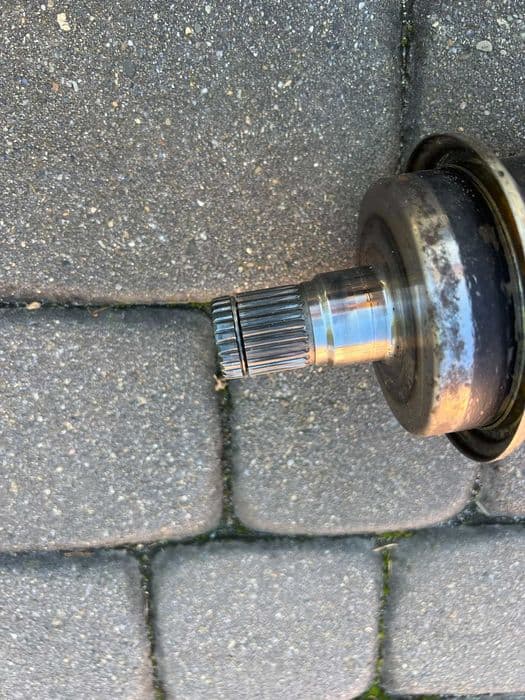 lewy tyl tylna polos os dyfra napedu can am can-am renegade outlander