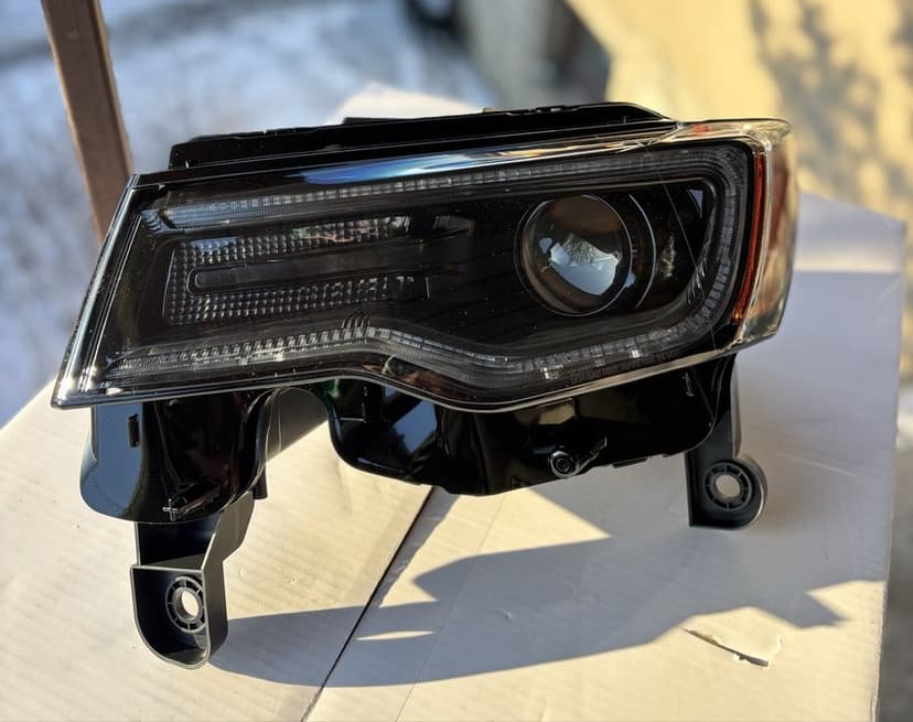 Lampy LED Jeep Grand Cherokee WK2 2014-