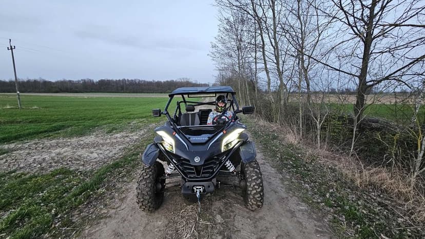 CFMOTO ZFORCE 1000 sport R buggy z pługiem maverick mały przebieg