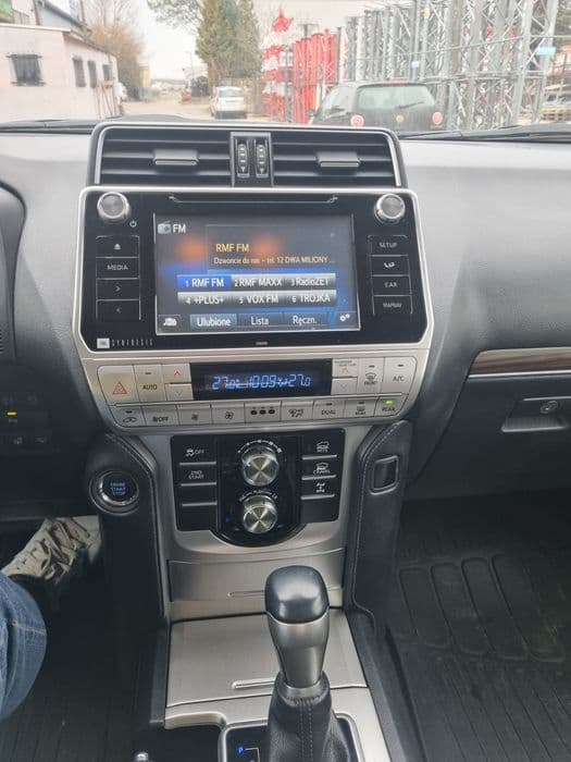 Toyota Land Cruise 2.8 D-4D Invicible 7 osobowy