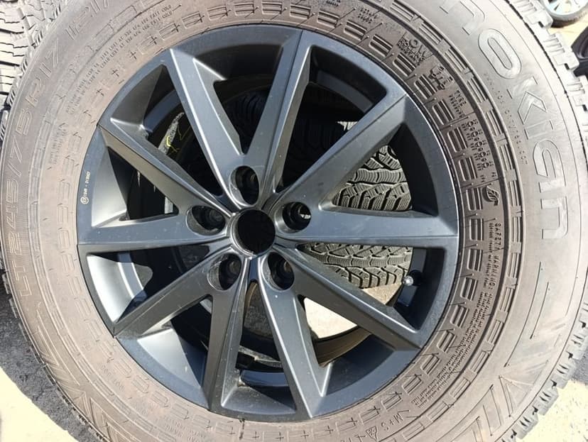 Jeep Wrangler JL felgi aluminiowe 17 cali bardzo ładne z Niemiec 5 x 127