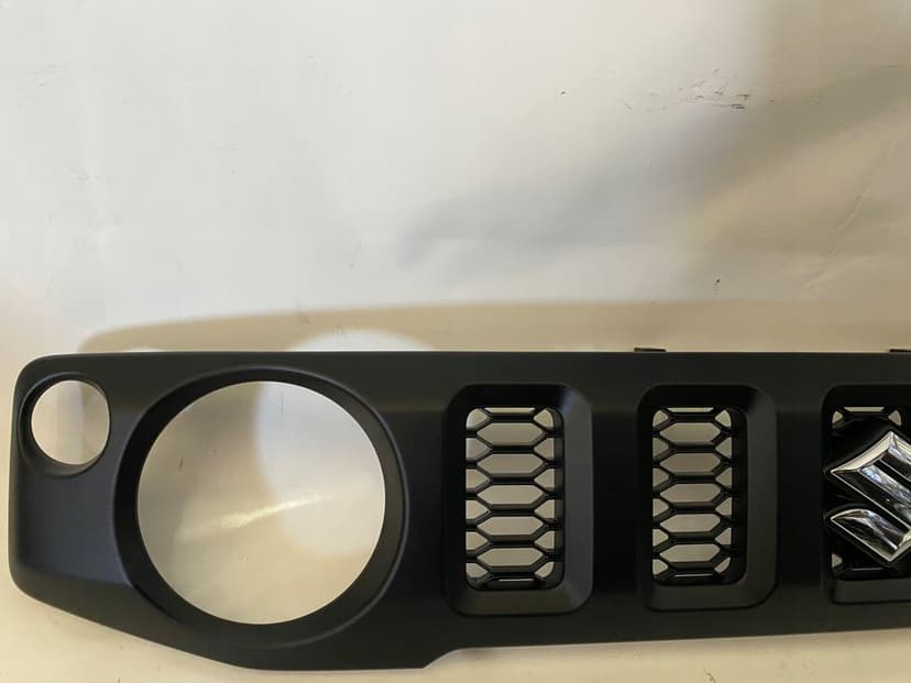 atrapa grill suzuki jimny 72111-78ro