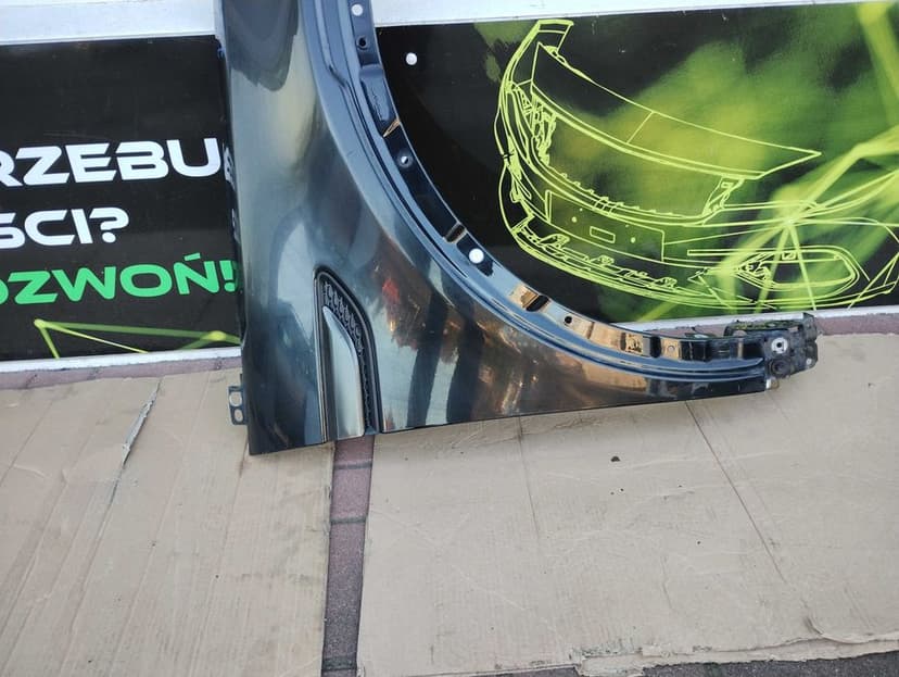 Błotnik przedni prawy Land Rover Discovery Sport