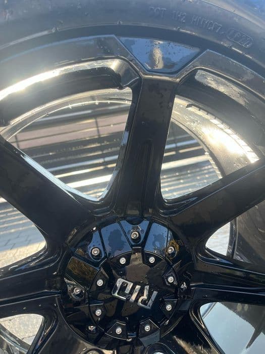 Felgi aluminiowe + opony 275/50 R20 – Ford Ranger 2024 – komplet