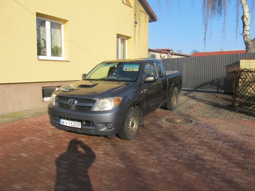 Toyota HILUX samochód terenowy pick-up