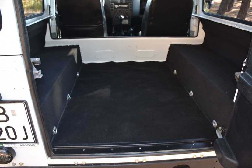 Land Rover Defender 90  2.2 td4  IDEALNY  VAT-1