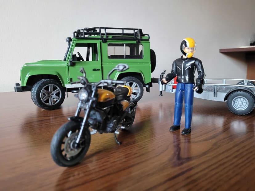 Land Rover Defender Bruder z przyczepą