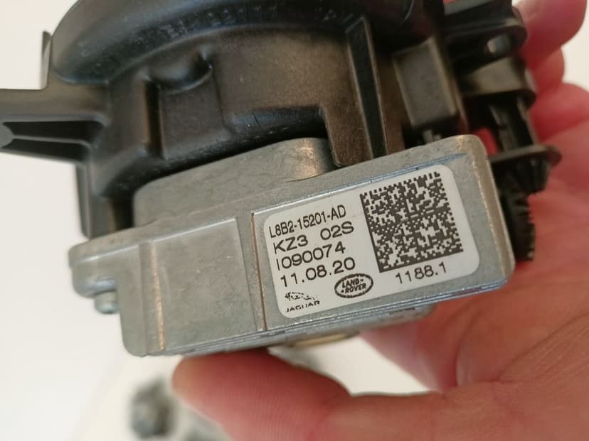Land Rover Defender II 2 20- halogen LED DRL prawy przód przedni