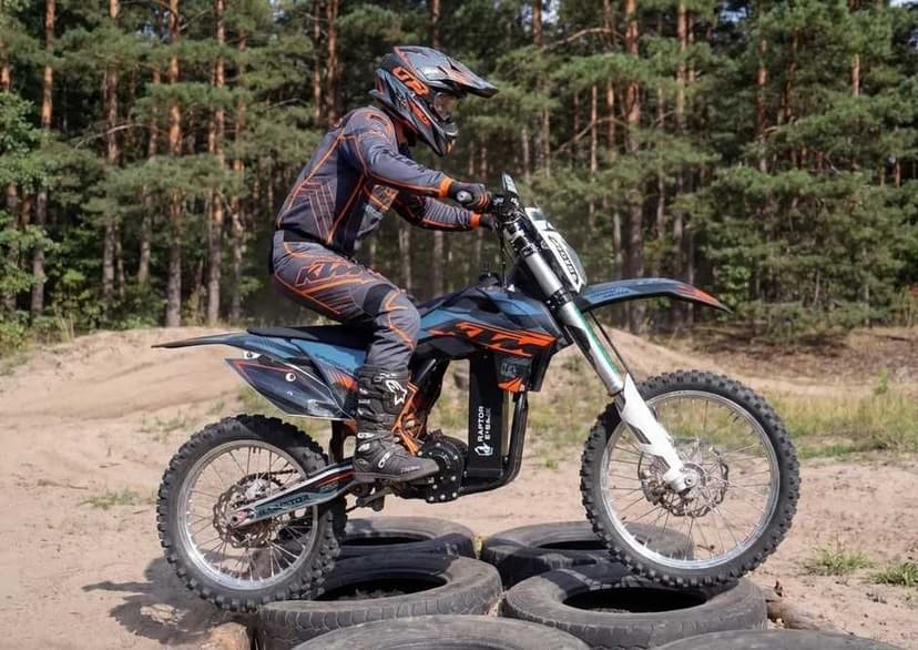 - 12 % Elektryczny KTM 26KW QS138 90H V3 + ND72680 AKU LG 72V 61Ah