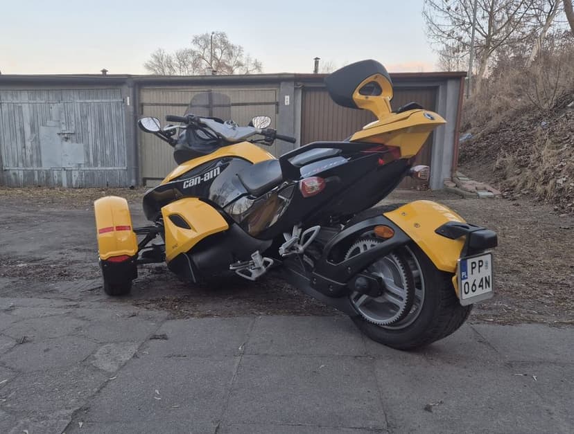 Can-am Spyder 990