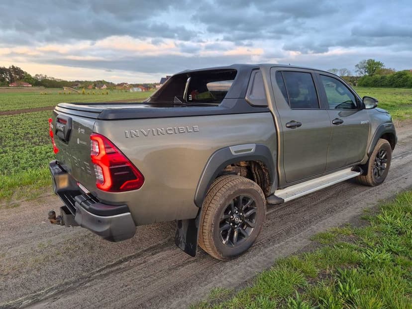 Toyota Hilux Invicible 2.8