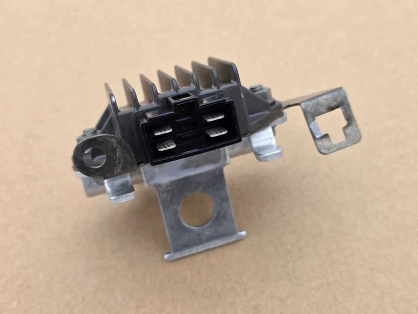 Regulator napięcia Honda CRF 250 r. 10-17 / CRF 450 r. 09-16 oryginał