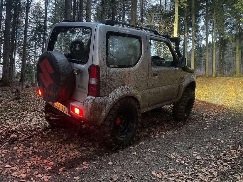 SUZUKI JIMNY – przygotowany do off-roadu | lift | wyciągarka | snorkel