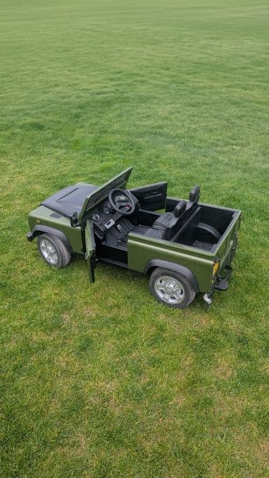 Oryginalny Land Rover Defender na Akumulator | Dwuosobowy | Pilot 2.4G | Stan BDB