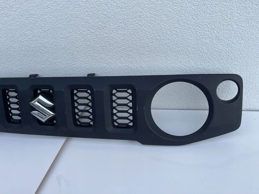 atrapa grill suzuki jimny iv 4 72111-78ro 18-