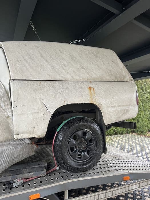 Toyota hilux 98-05 paka zabudowa komplet