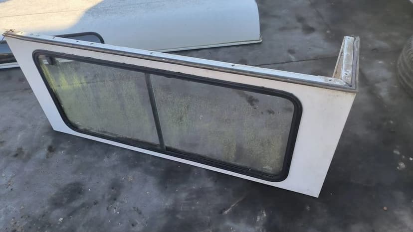 land rover defender 2000 tył strona lewa szyba tylna