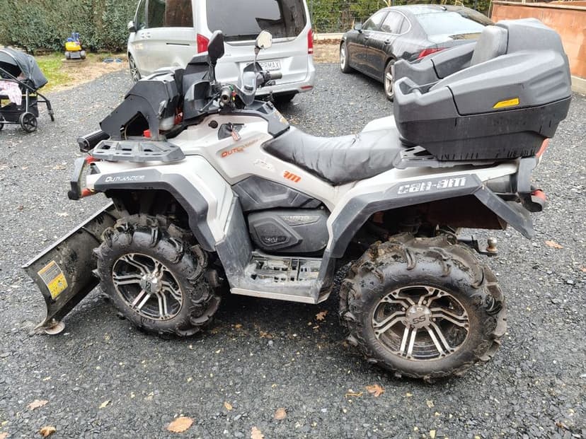 Can am outlander II 1000 pług do odśnieżania
