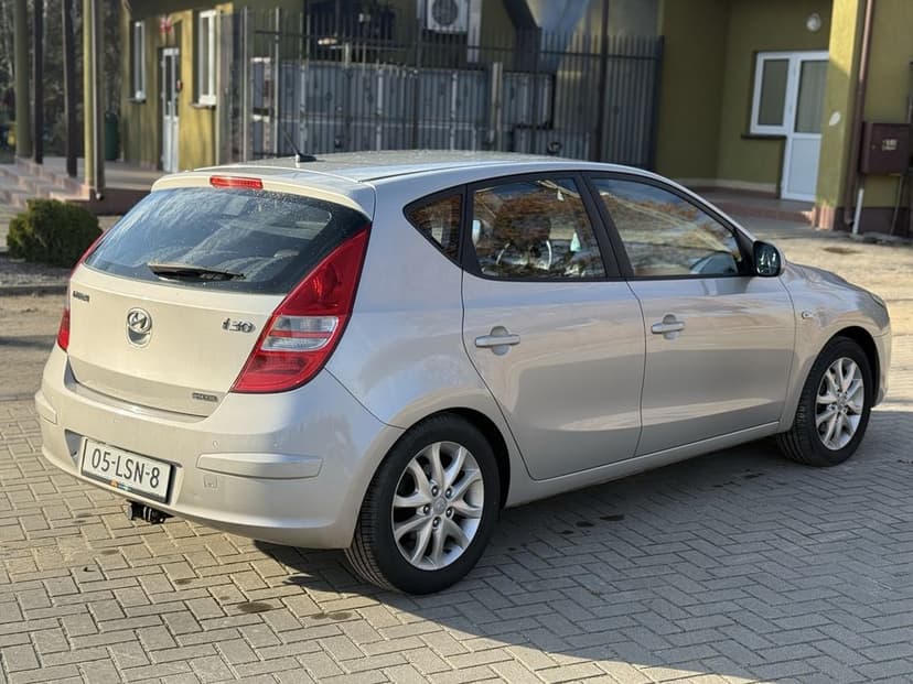 Hyundai i30 2.0 benzyna